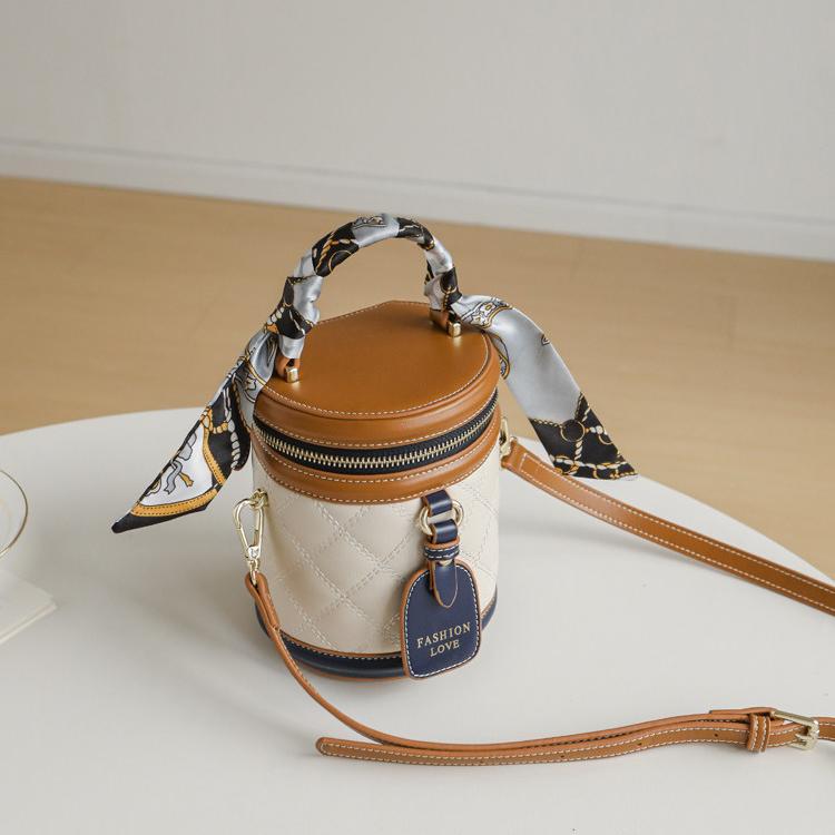 Amélie Quilted Mini Bucket Bag HR06