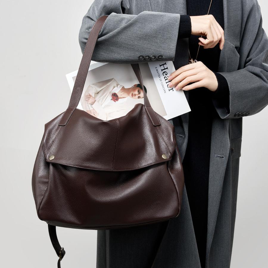 Amélie Soft-Grain Leather Slouch Tote AT36