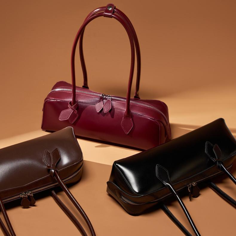 Célia Classic Leather Baguette Bag CB33