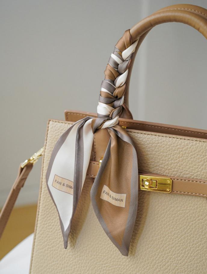 Élan Structured Shoulder Bag CJ406