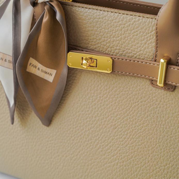 Élan Structured Shoulder Bag CJ406