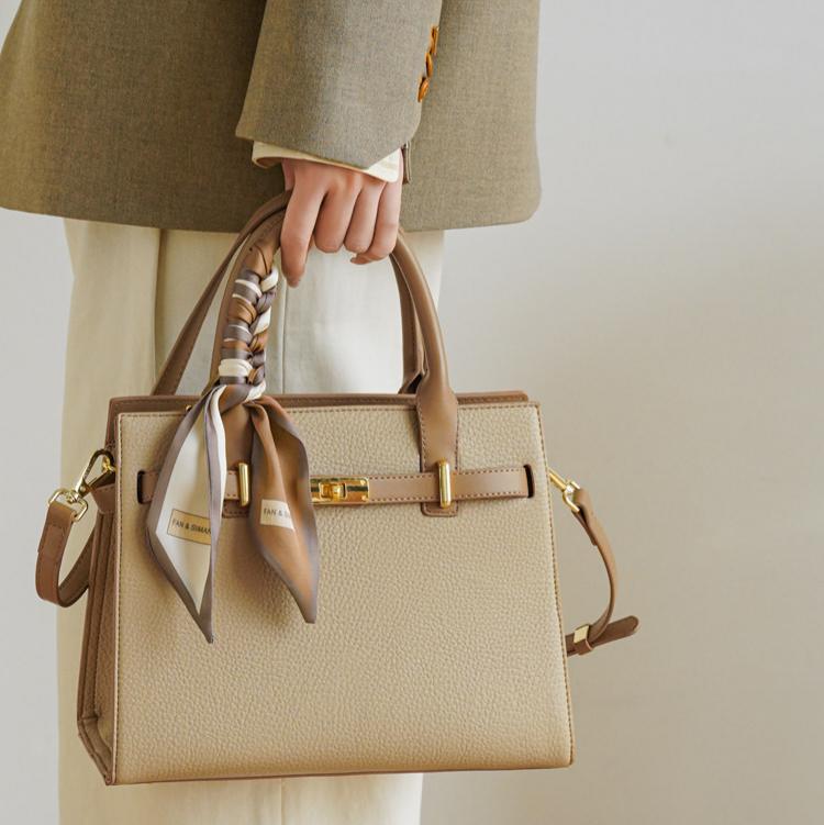 Élise Structured Pebbled Leather Tote Bag WZ43