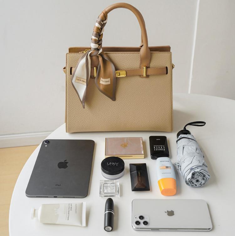 Élise Structured Pebbled Leather Tote Bag WZ43
