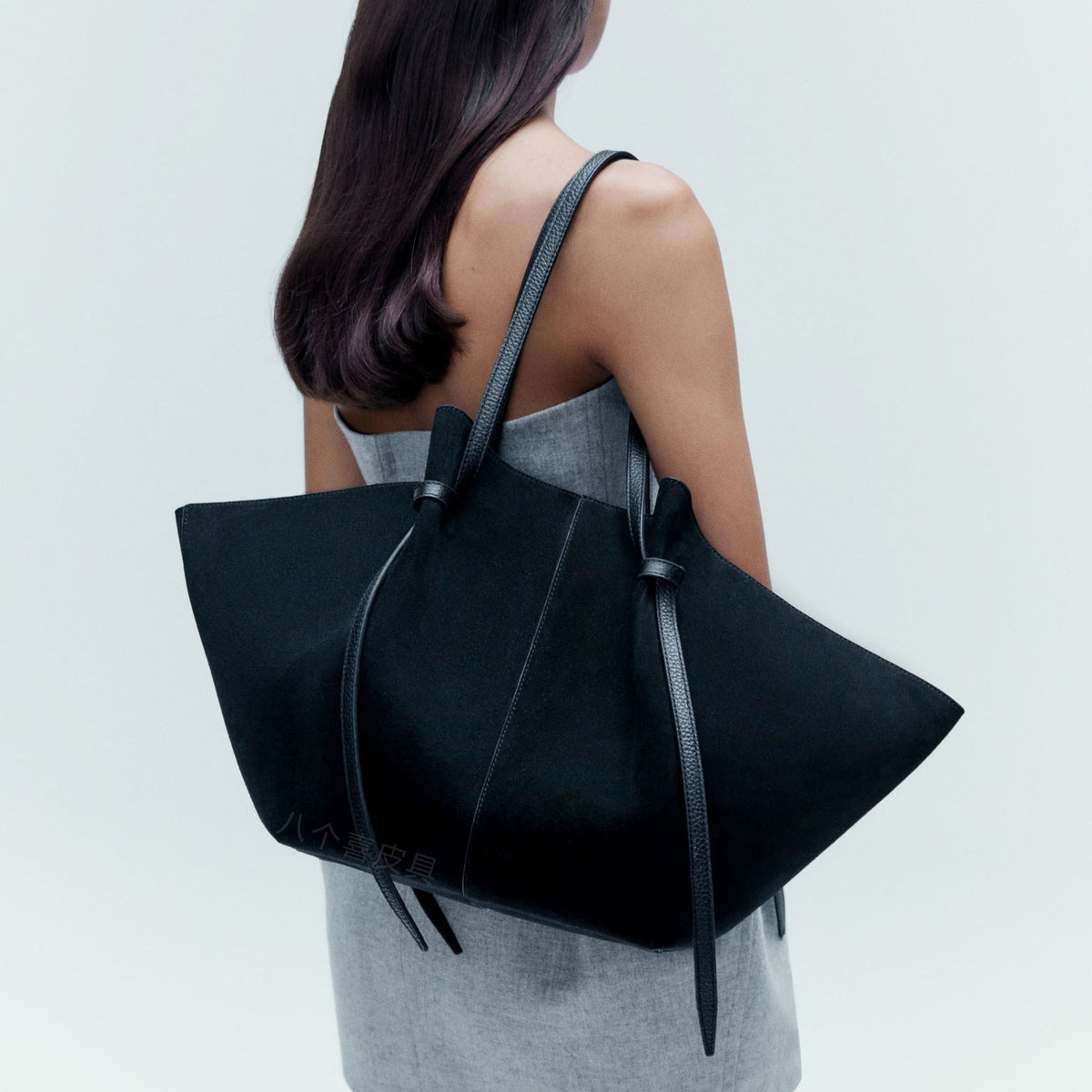 Élodie Suede Wing Tote Bag TR71