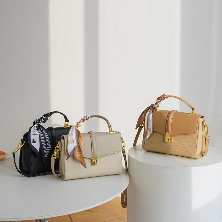 Éloïse Soft-Grain Top Handle Bag LN81