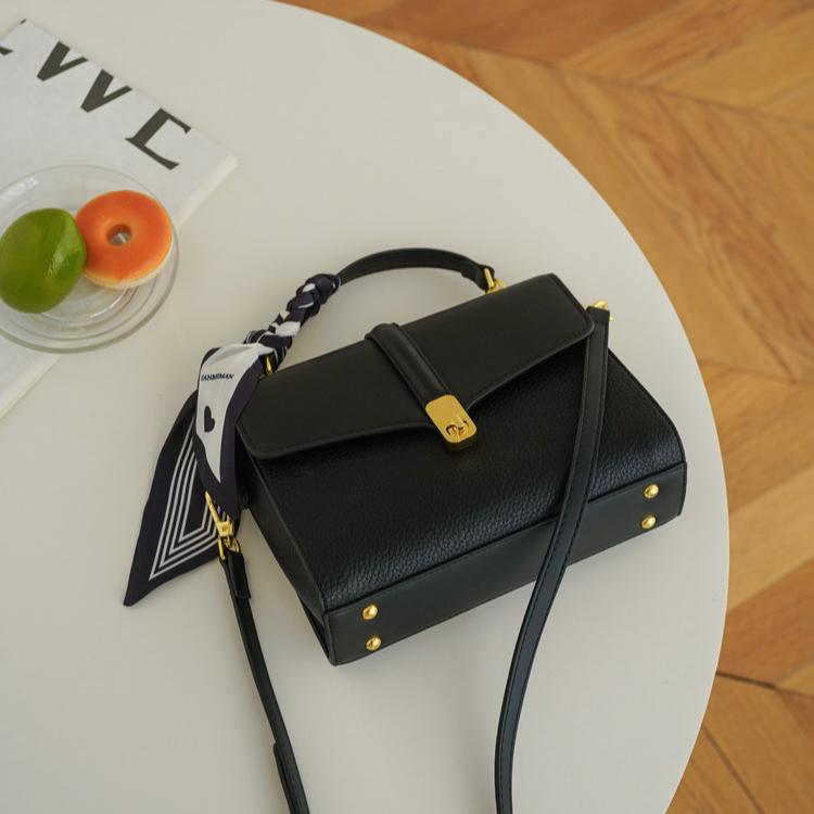 Éloïse Soft-Grain Top Handle Bag LN81