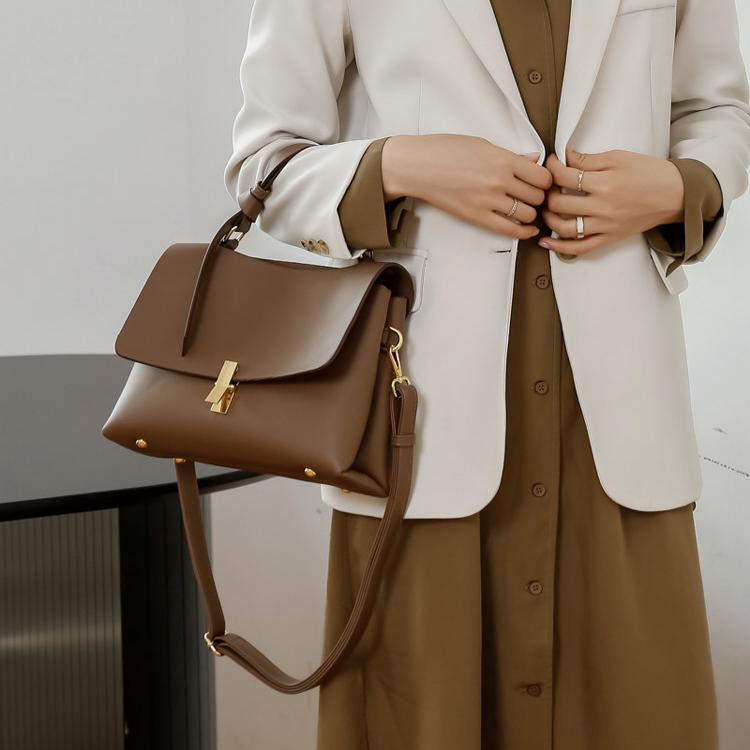 Éloise Structured Top Handle Shoulder Bag CZ310