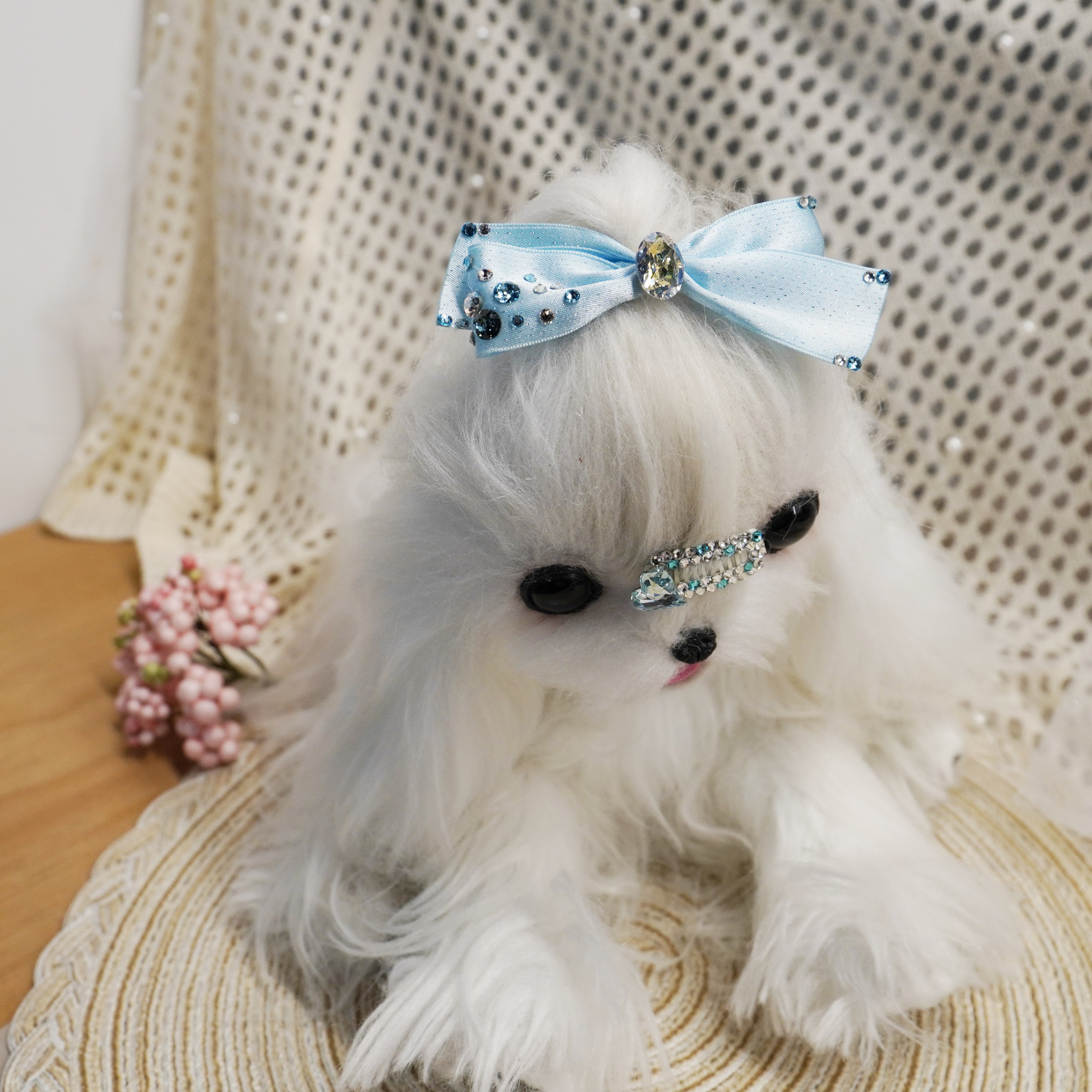 Lunapaw Airy Flutter Bow & Luxurious Crystal Fabric Top Clip TP2018