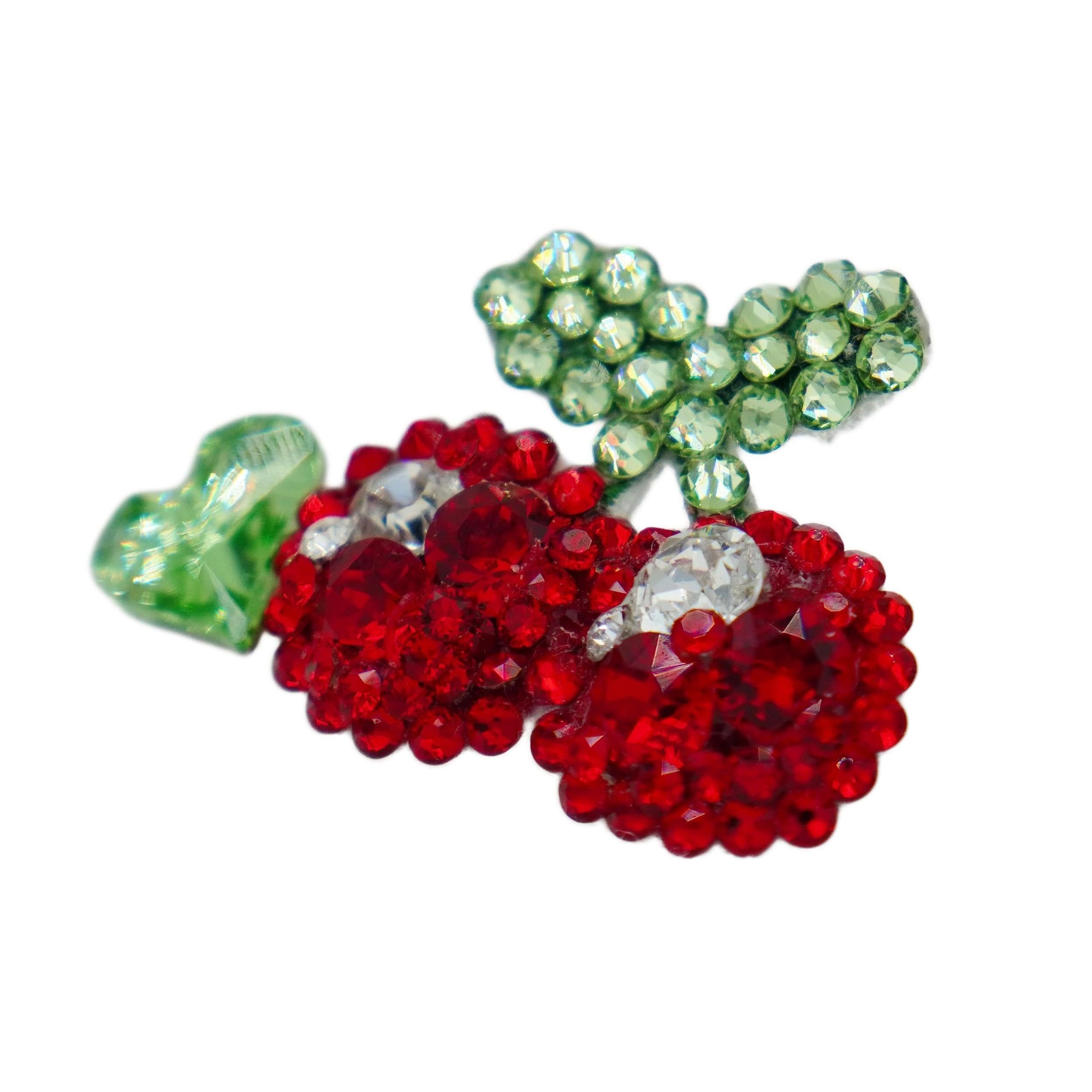 Lunapaw Heart Cherry Luxe Crystal Top Clip TP14