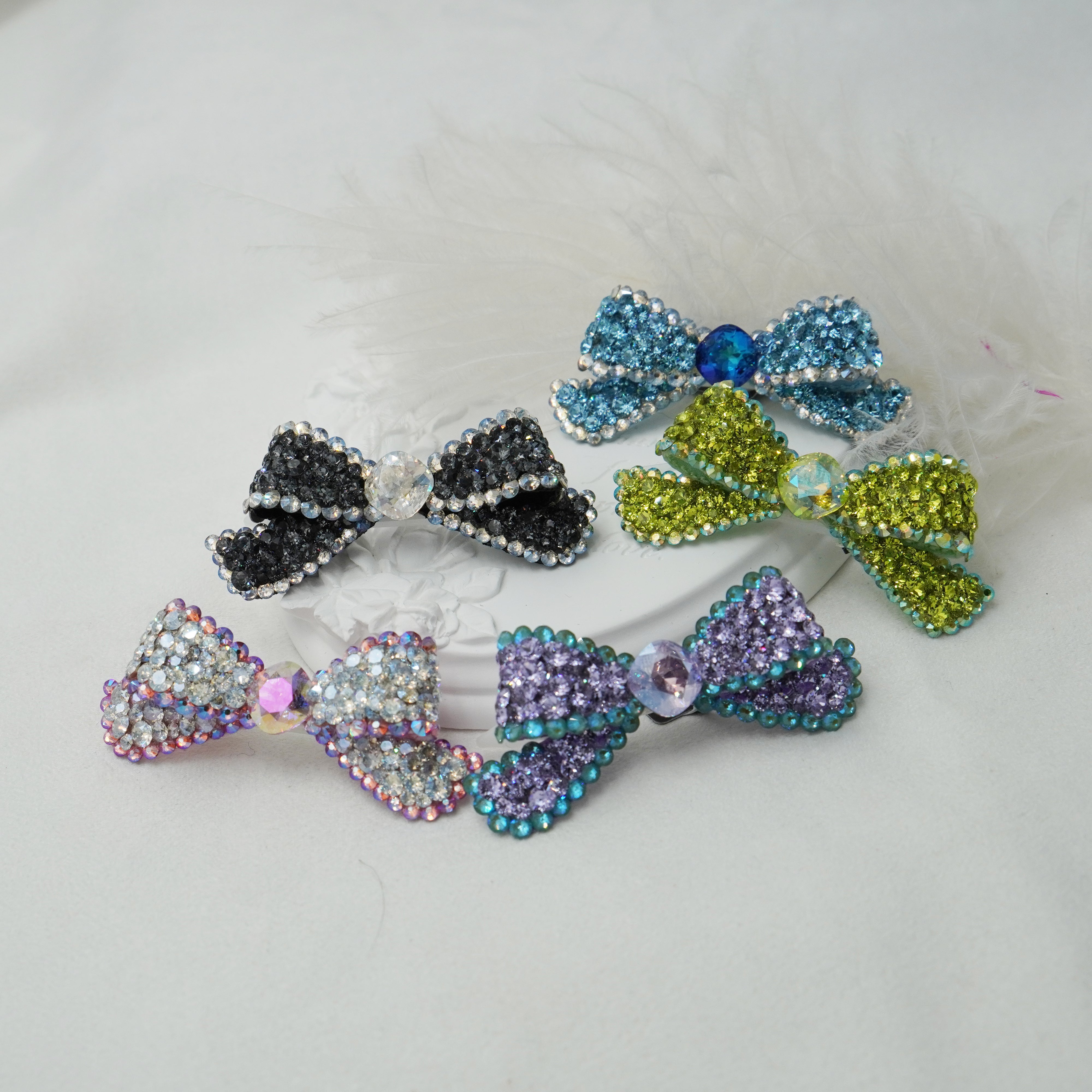 Lunapaw Sculpted 3D Layered Ribbon-Tail Luxury Crystal Top Clip TP32