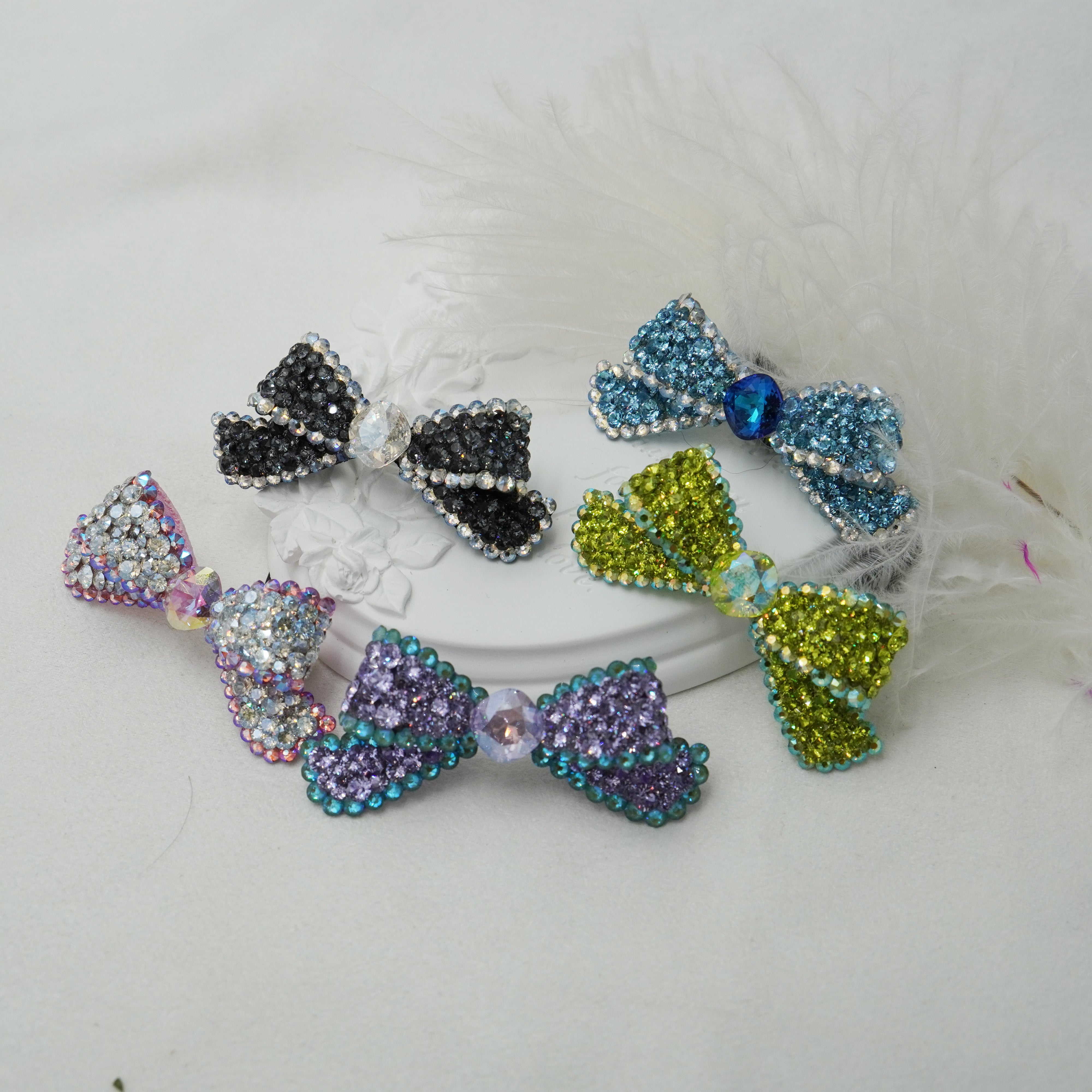 Lunapaw Sculpted 3D Layered Ribbon-Tail Luxury Crystal Top Clip TP32