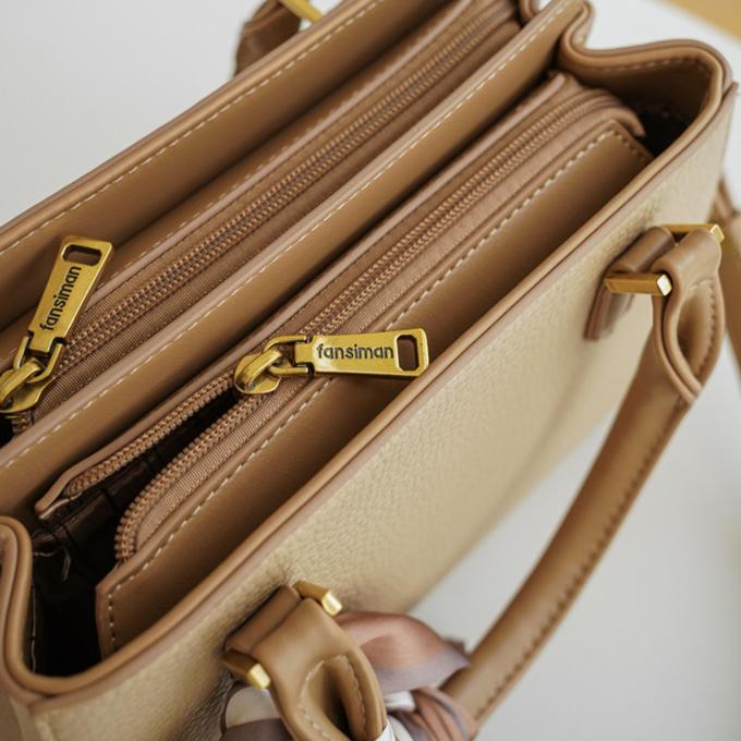 Luxe Pebbled Leather Boston Crossbody Bag with Silk Scarf DW70
