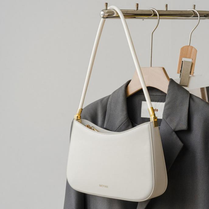 Noir Arc Shoulder Bag MF320