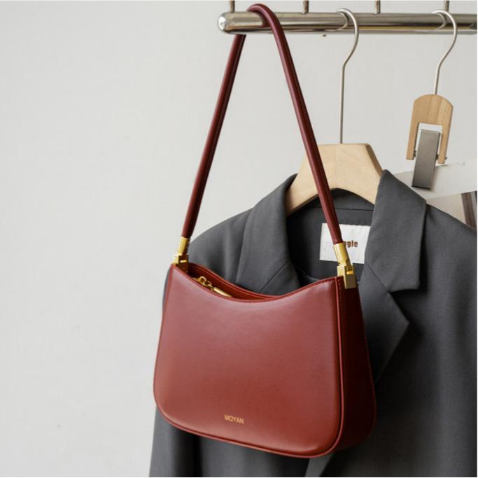 Noir Arc Shoulder Bag MF320