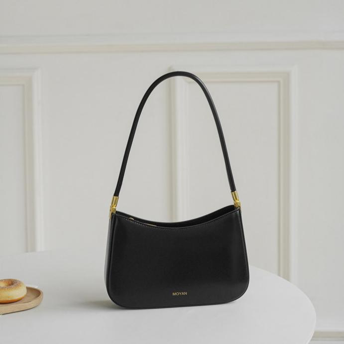 Noir Arc Shoulder Bag MF320
