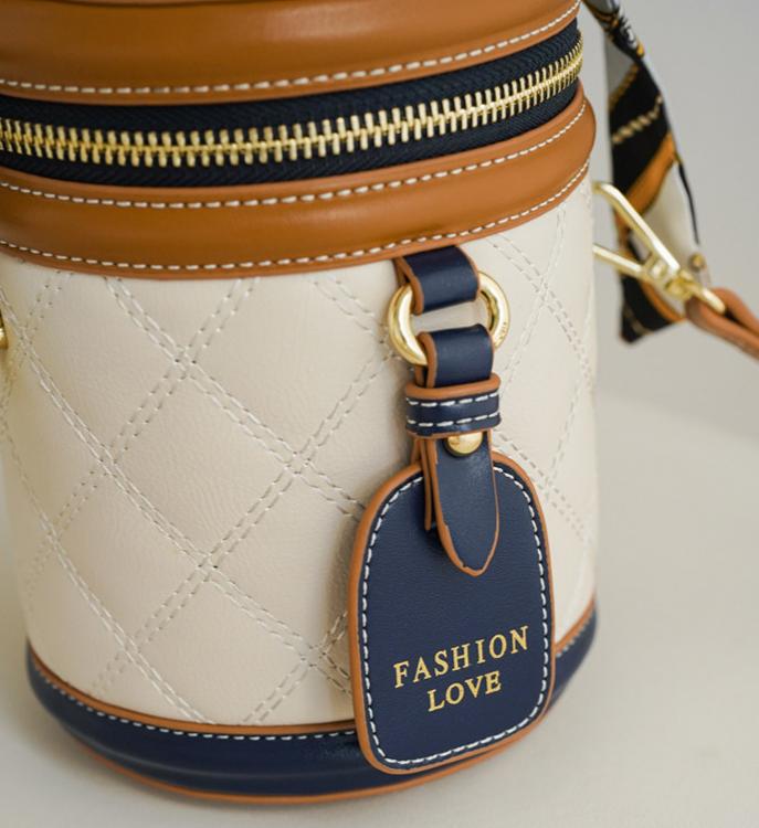 Amélie Quilted Mini Bucket Bag HR06
