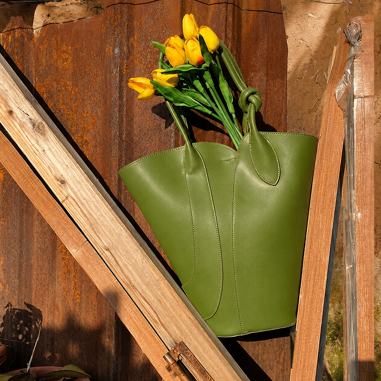 Élan Knot Tote Bag CW41
