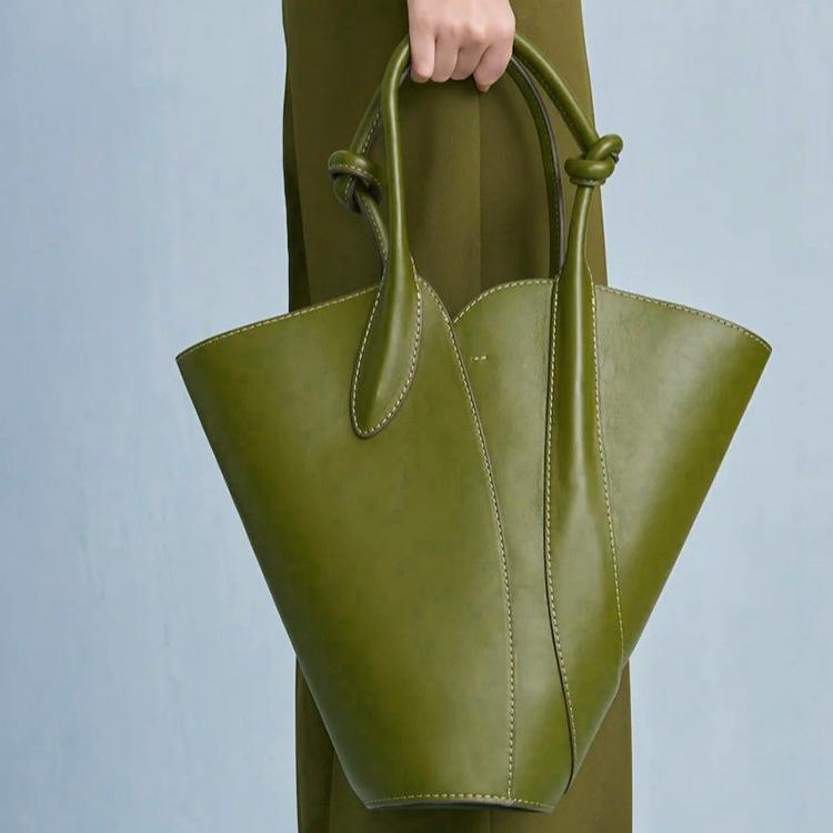Élan Knot Tote Bag CW41