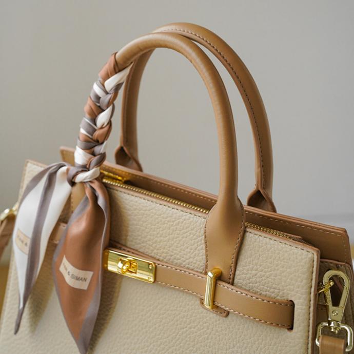 Élan Structured Shoulder Bag CJ406