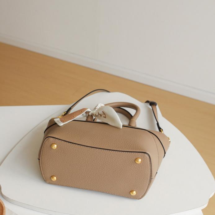 Elegant Lychee-Grain Leather Top Handle Crossbody Bag DW85