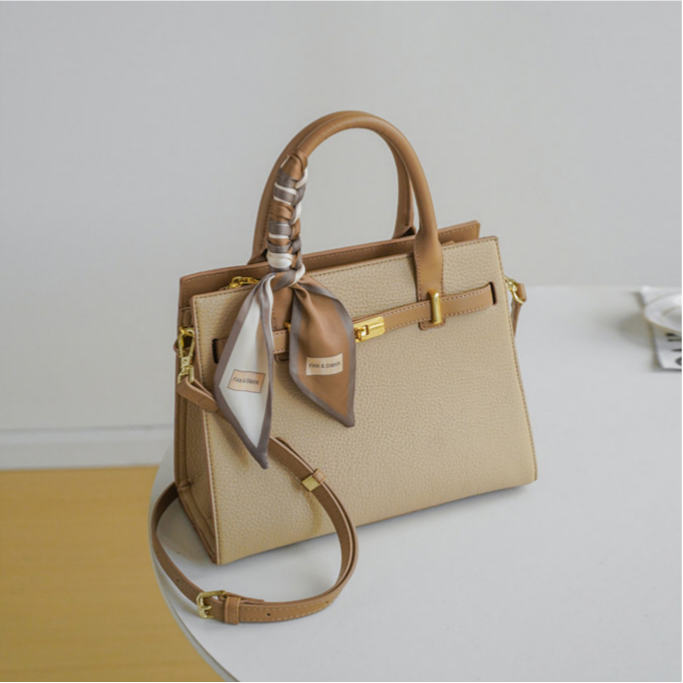 Élise Structured Pebbled Leather Tote Bag WZ43