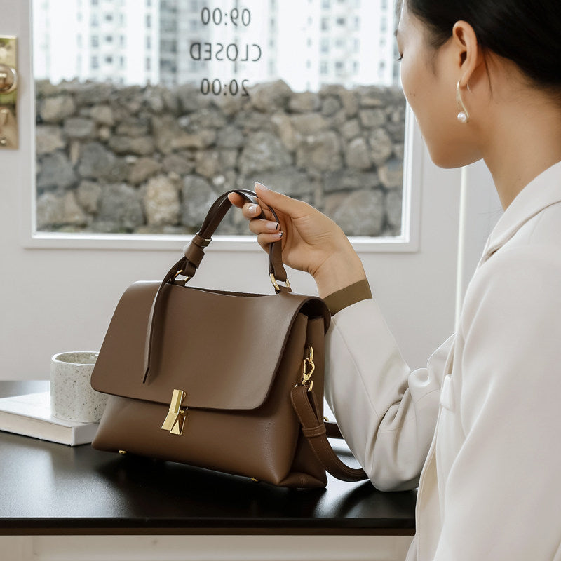 Éloise Structured Top Handle Shoulder Bag CZ310