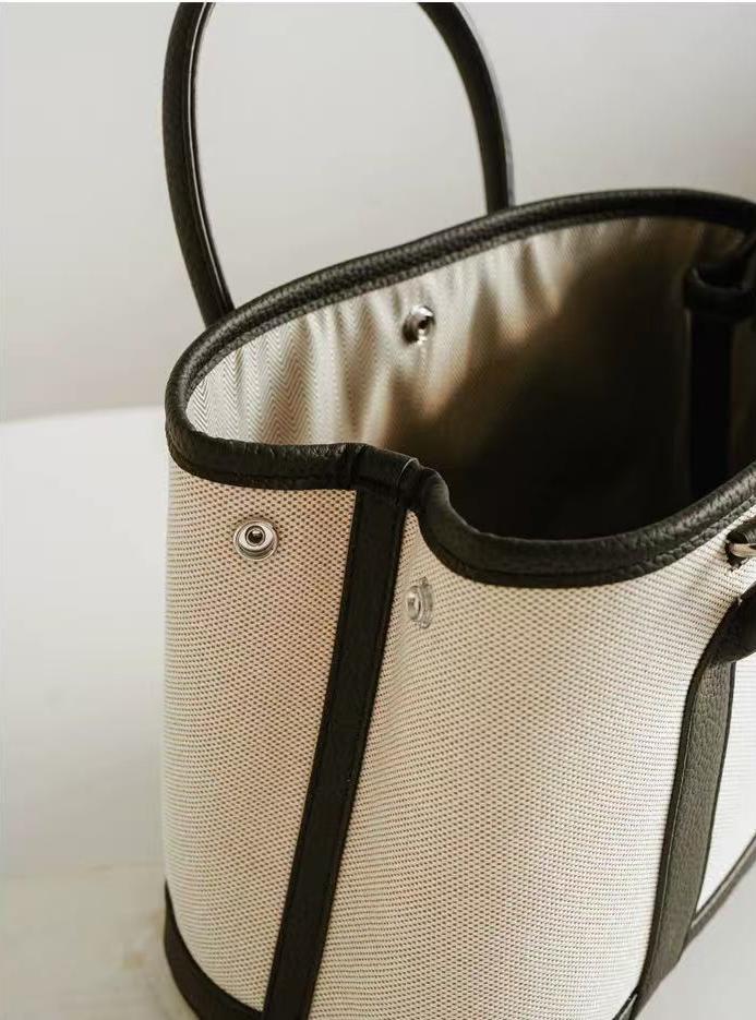 Garden Tote in Canvas and Pebbled Leather DW40