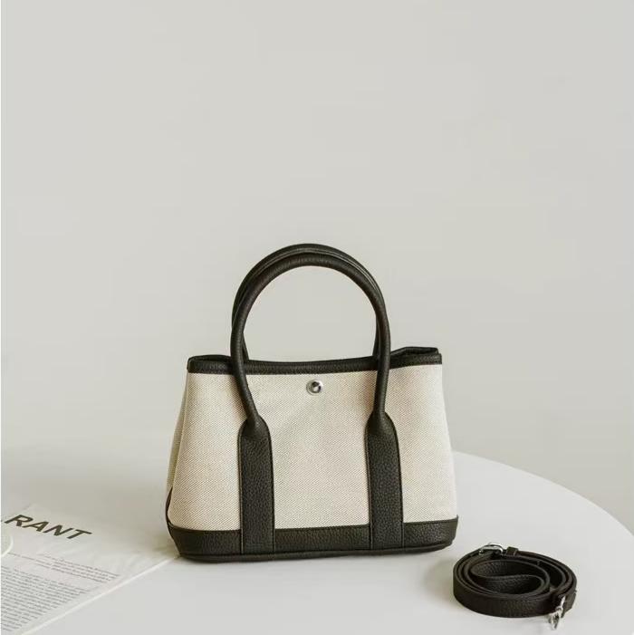 Garden Tote in Canvas and Pebbled Leather DW40