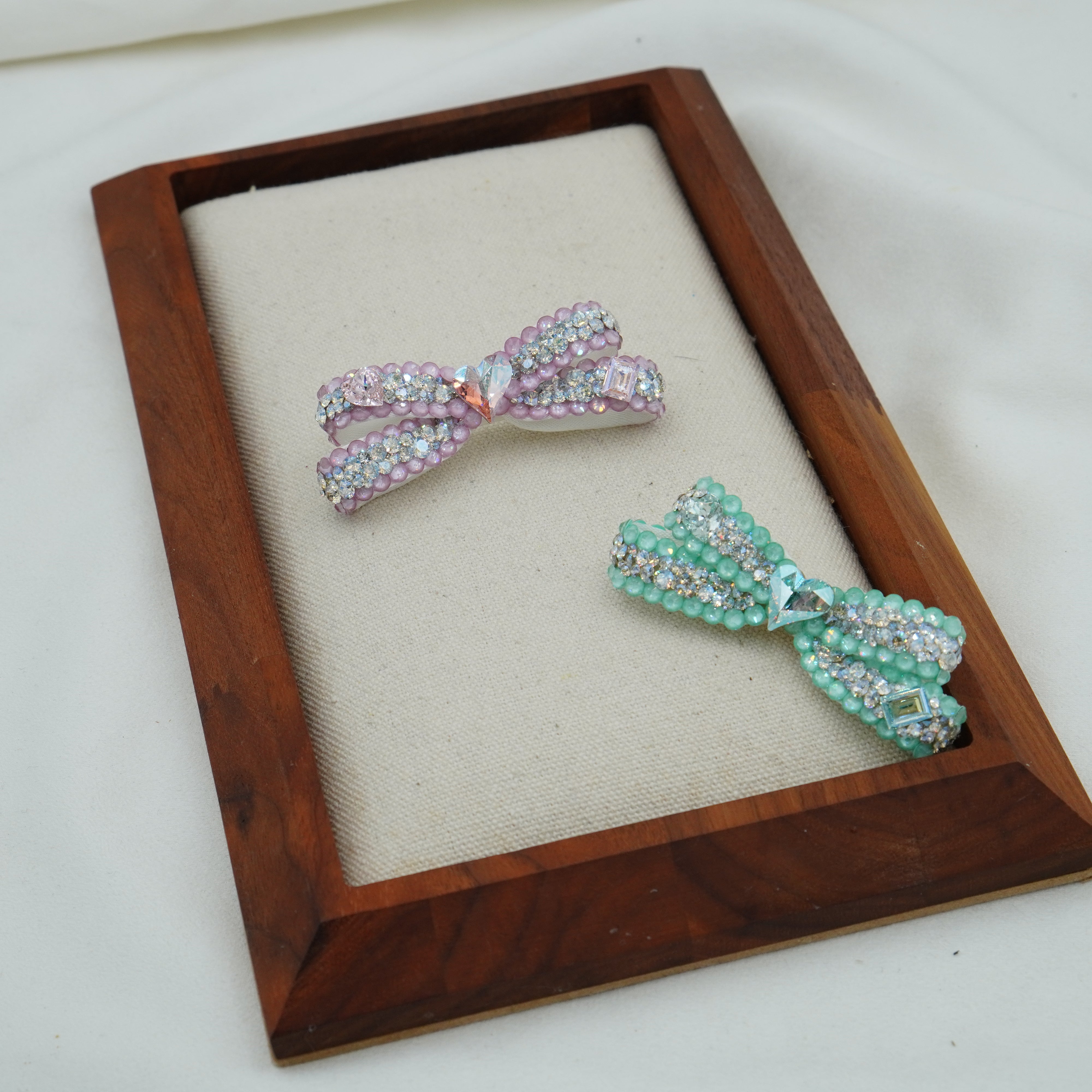 Lunapaw 3D Structured Dragonfly Bow Luxury Crystal Top Clip TP17