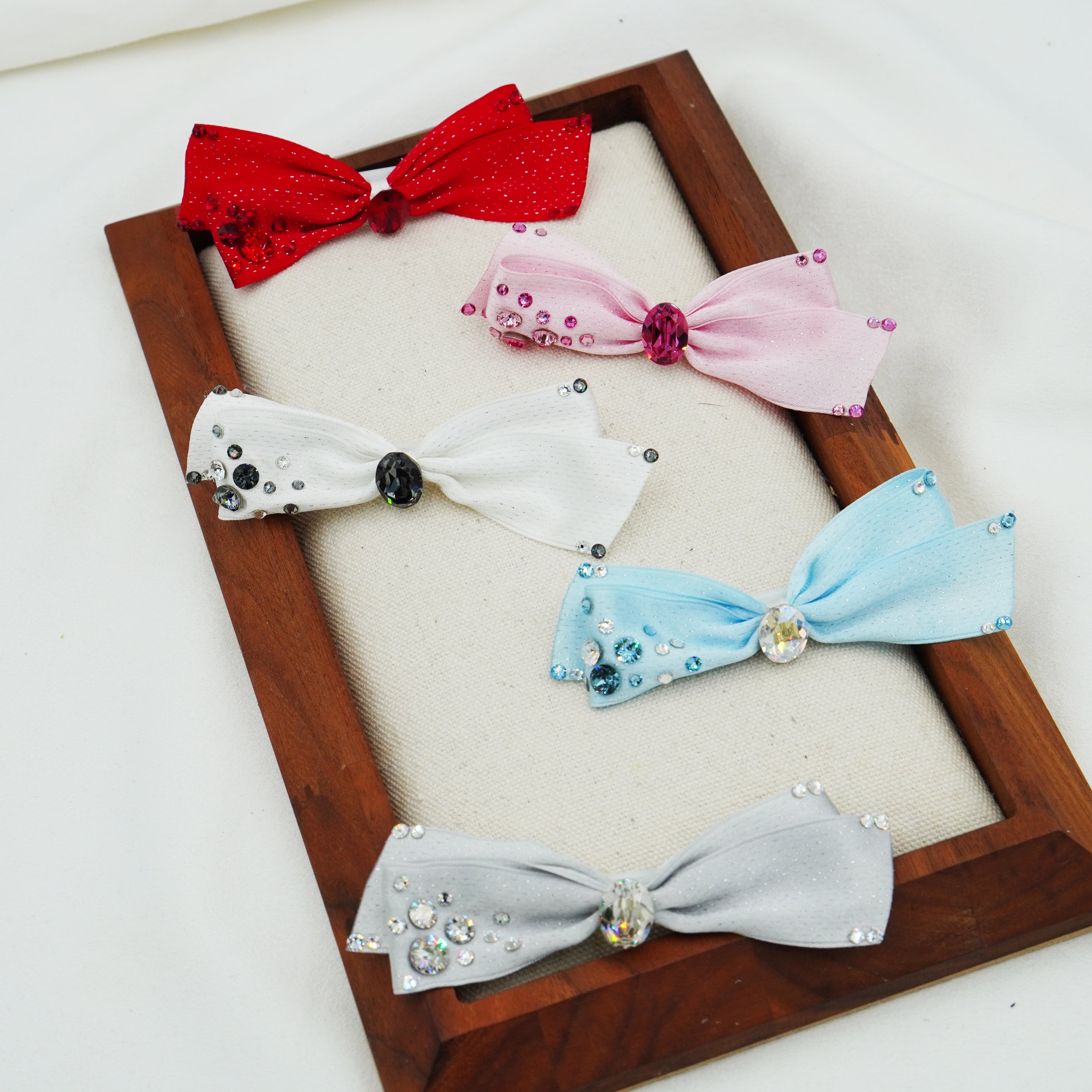 Lunapaw Airy Flutter Bow & Luxurious Crystal Fabric Top Clip TP2018