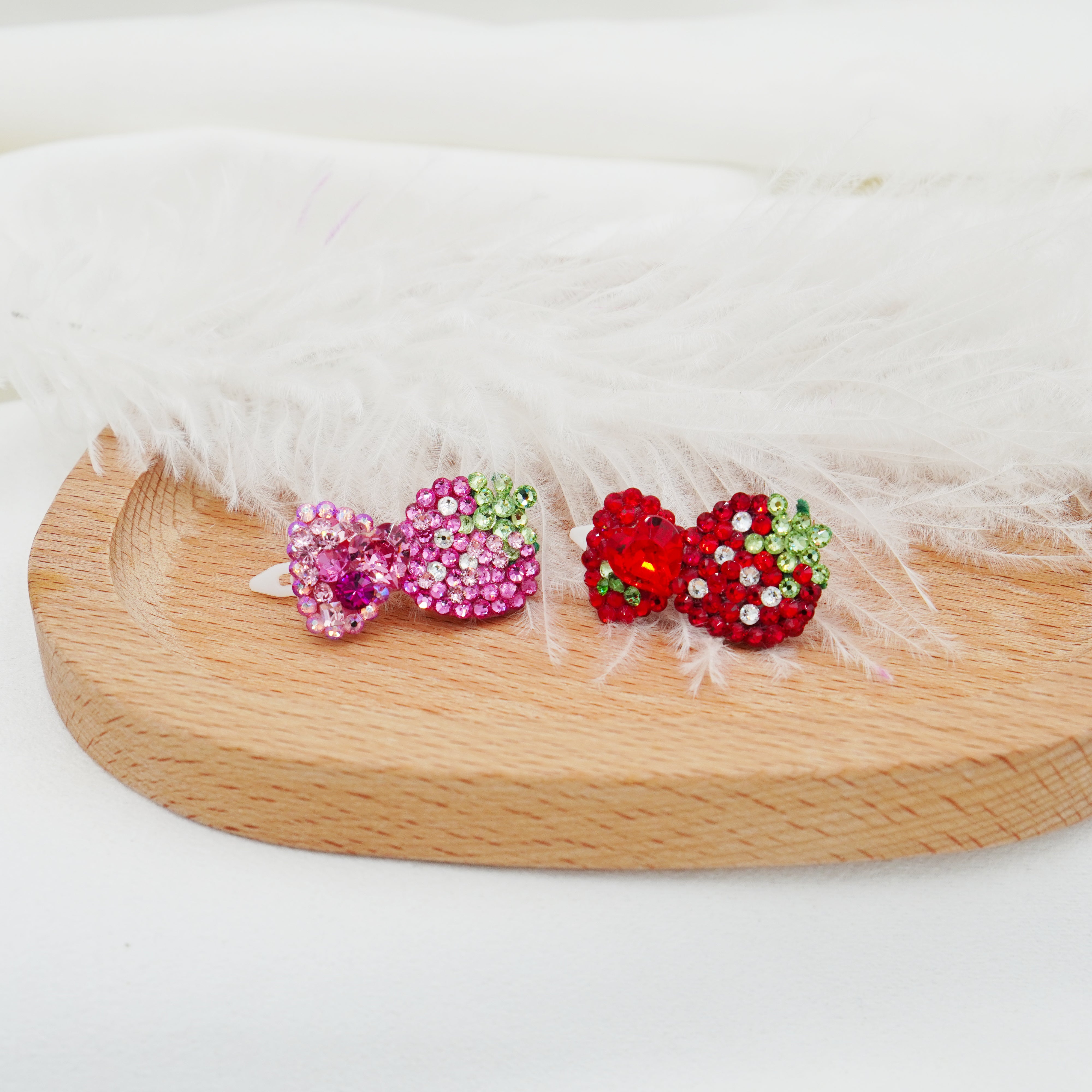 Lunapaw Heart Strawberry Luxury Crystal Top Clip TP27