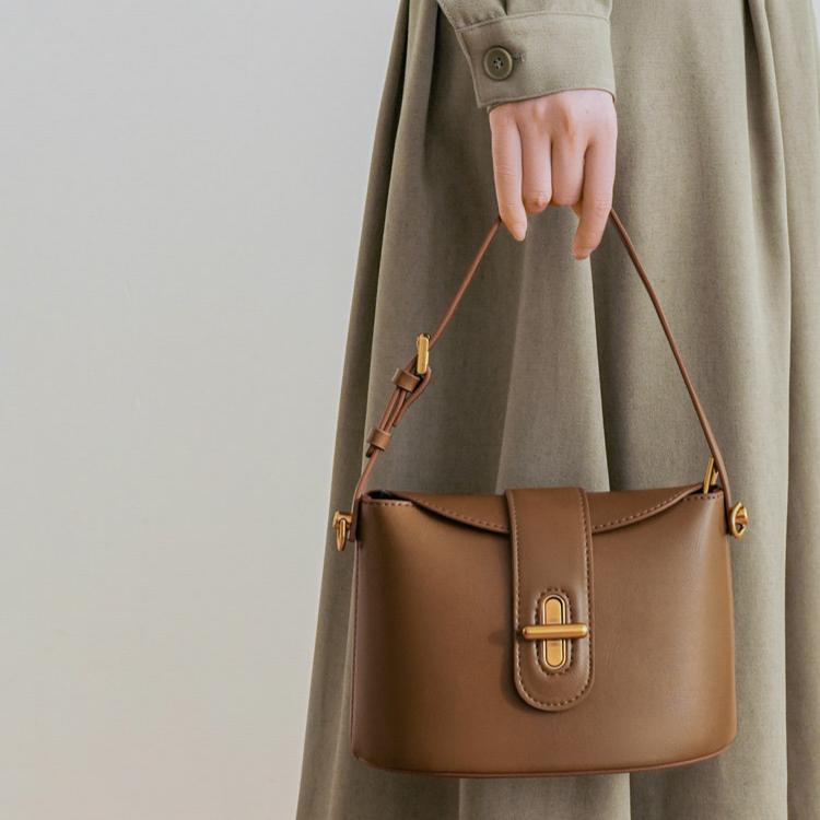 Noelle Soft Leather Shoulder Bag NB46