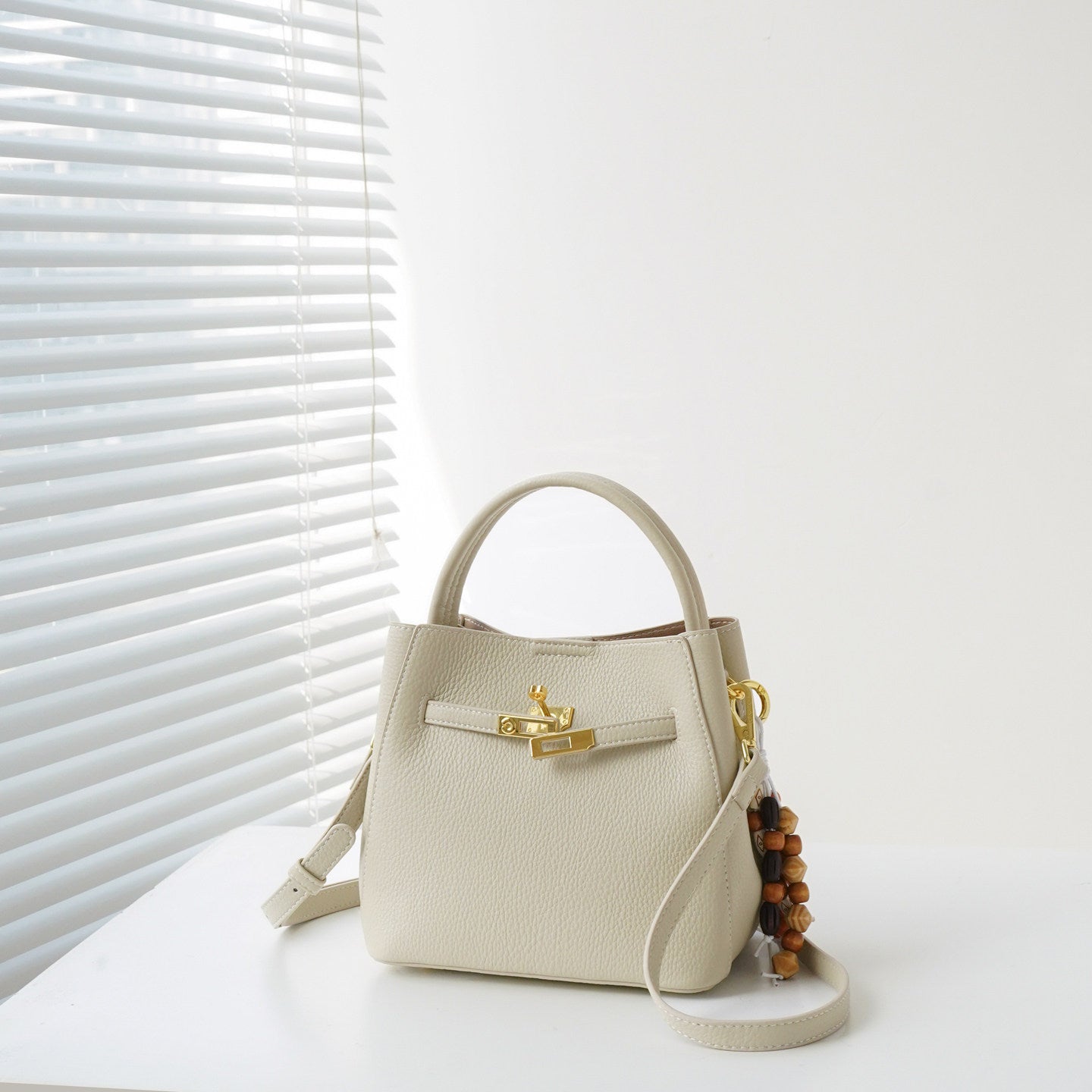 Noir Belle Mini Bucket Bag HU006