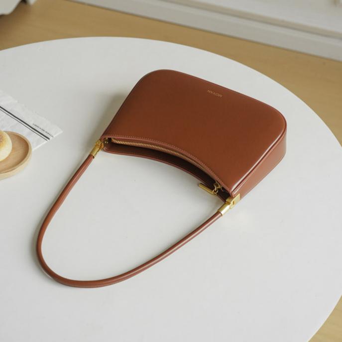 Noir Arc Shoulder Bag MF320