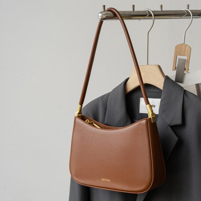 Noir Arc Shoulder Bag MF320