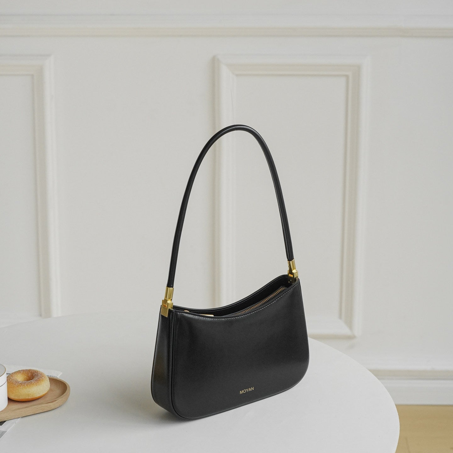 Noir Arc Shoulder Bag MF320