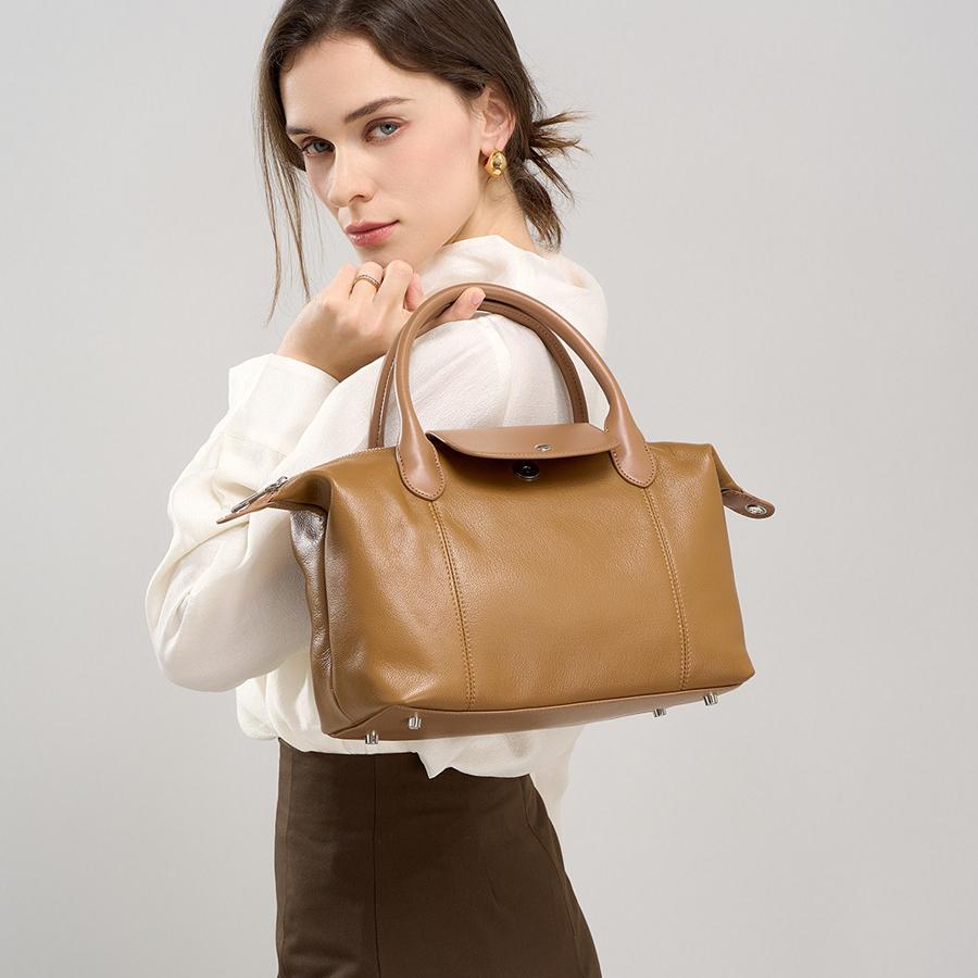 Pebbled Leather Boston Bag LP60