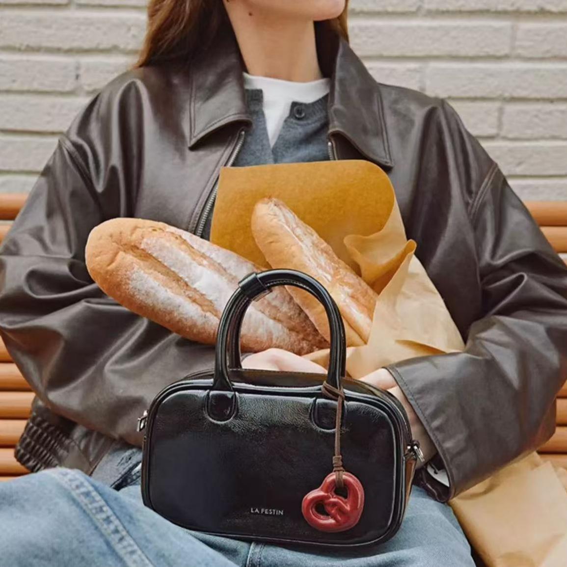 Petit Puff Charm Shoulder Bag HU108
