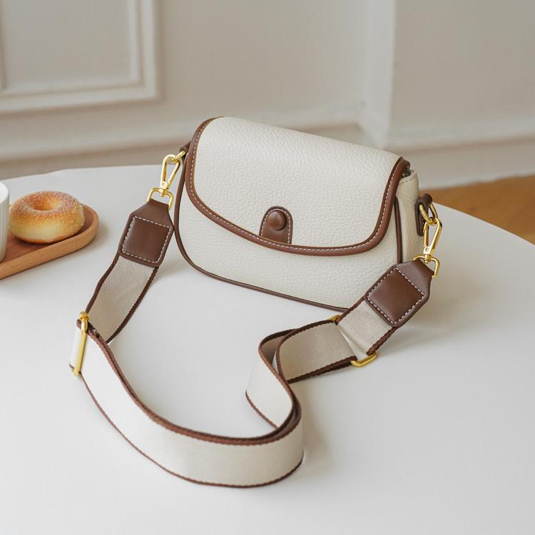Séraphine Contrast-Trim Vegan Leather Shoulder Bag SV22