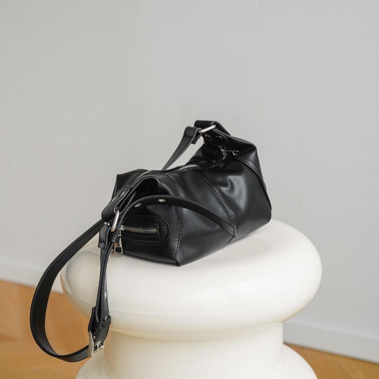 Soft Crescent Bag in Smooth Vegan Leather DW60